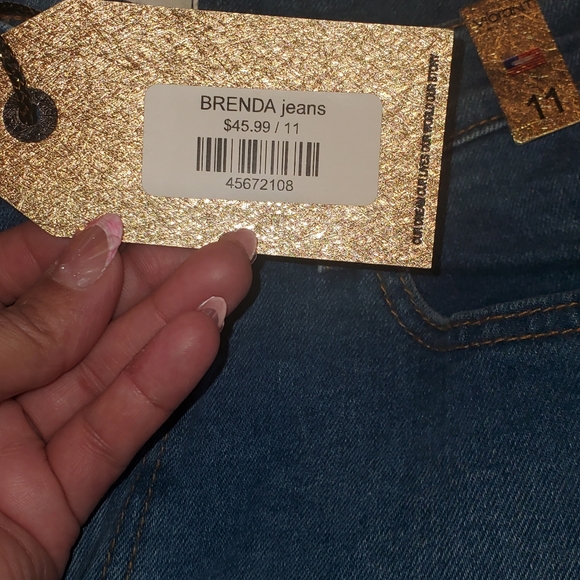 Vibrant boyfriend  Jeans - Picture 8 of 9